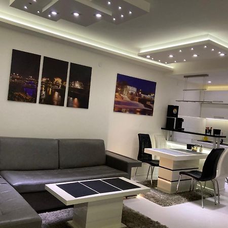 Grey Apartment Ni Esterno foto