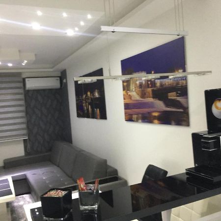 Grey Apartment Ni Esterno foto