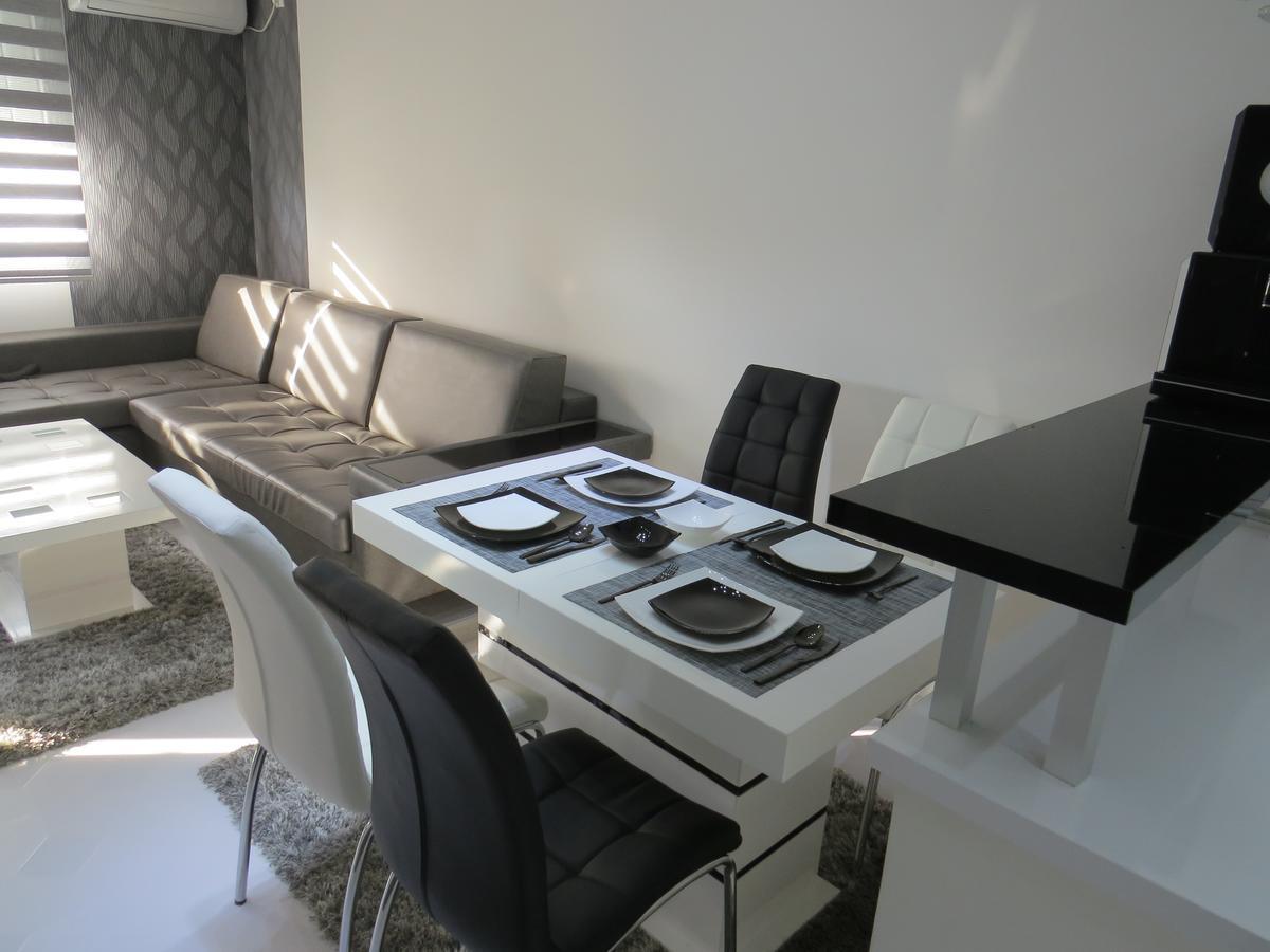 Grey Apartment Ni Esterno foto