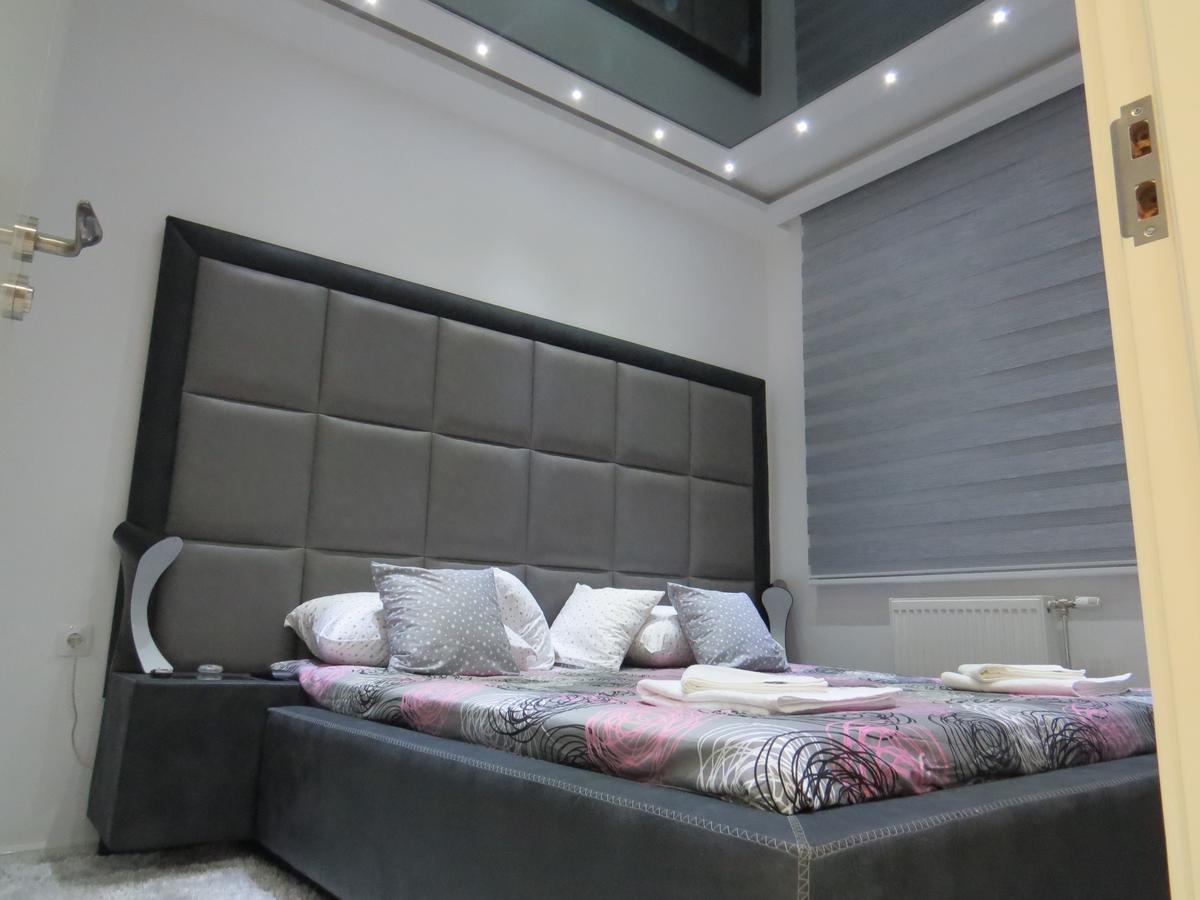Grey Apartment Ni Esterno foto