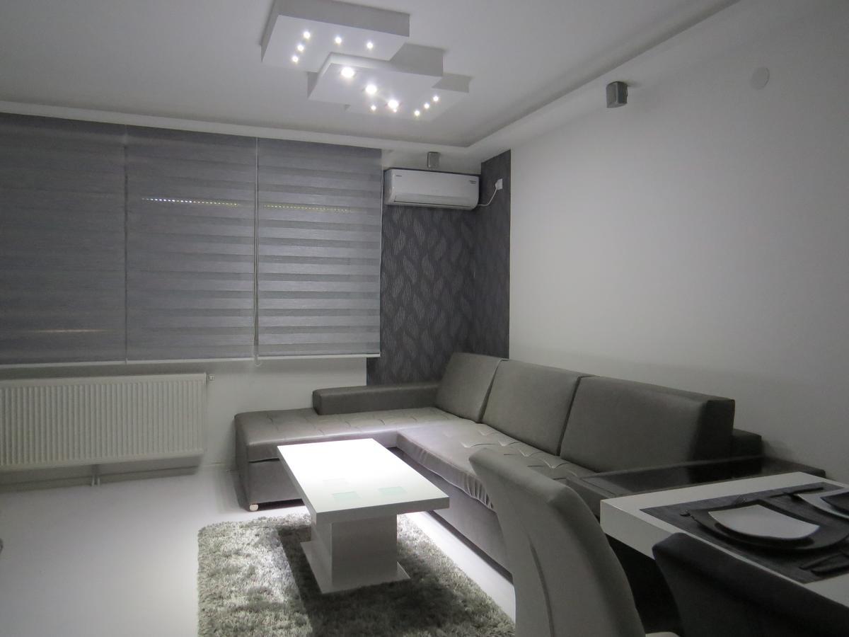 Grey Apartment Ni Esterno foto