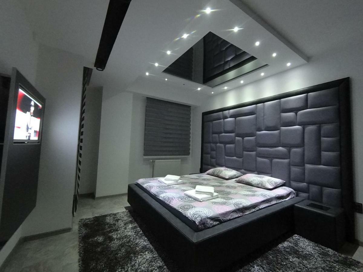 Grey Apartment Ni Esterno foto