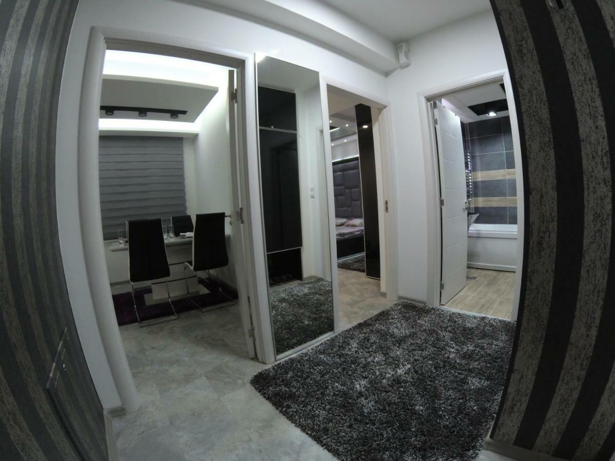 Grey Apartment Ni Esterno foto