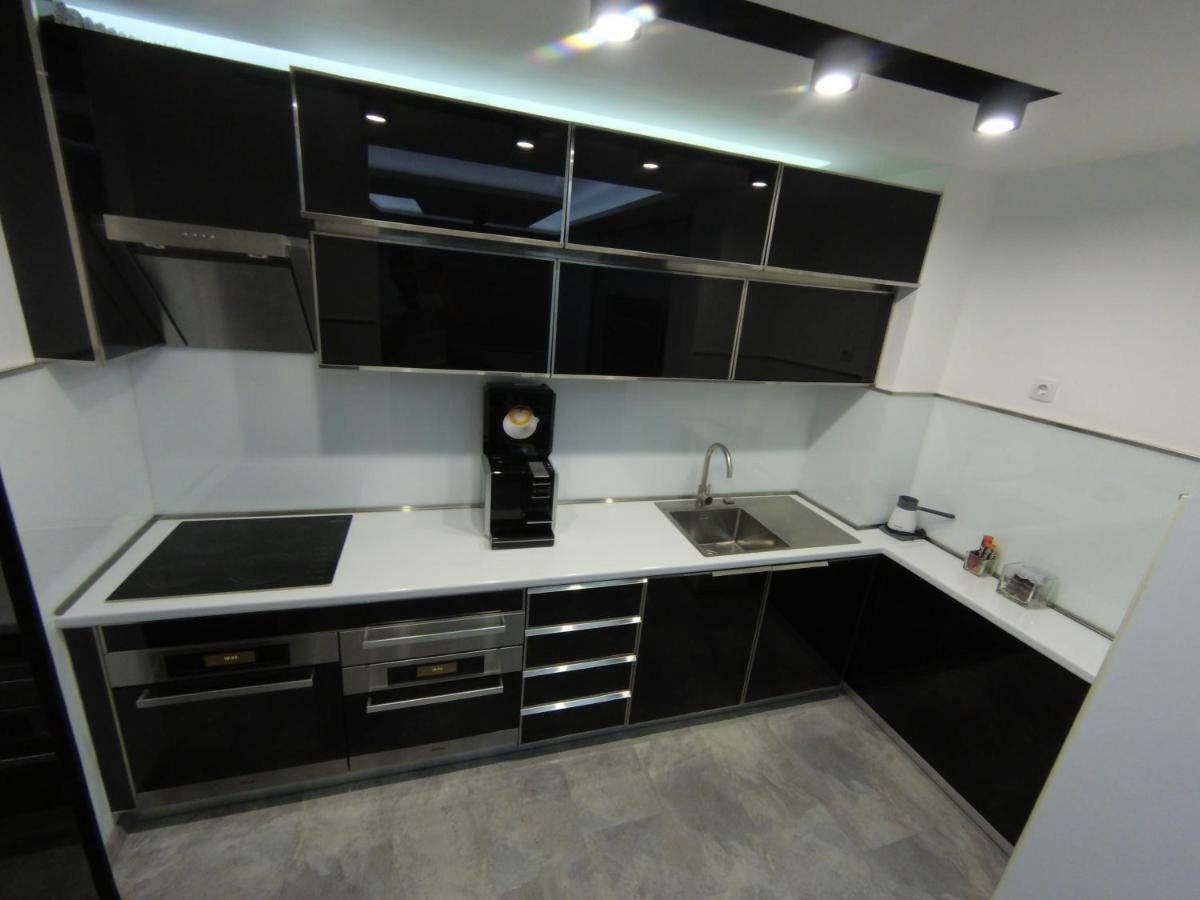 Grey Apartment Ni Esterno foto
